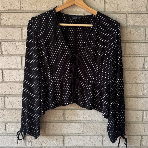 Topshop Tops - Topshop Black Polka Dot Lace-Up Peplum Blouse • Size 8 • Tie-Front Boho Crop Top